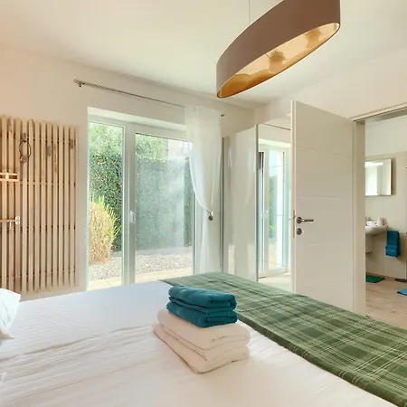 Beautiful Casa Nova With Pool In Villa