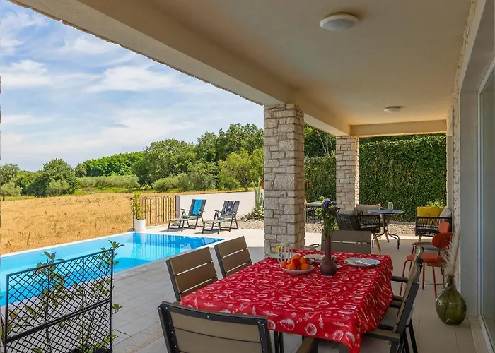וילה Beautiful Casa Nova With Pool In ברטוניגלה
