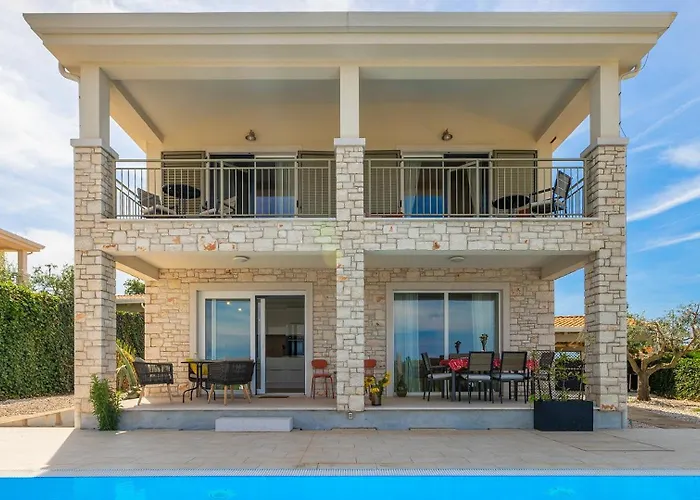 Beautiful Casa Nova With Pool In