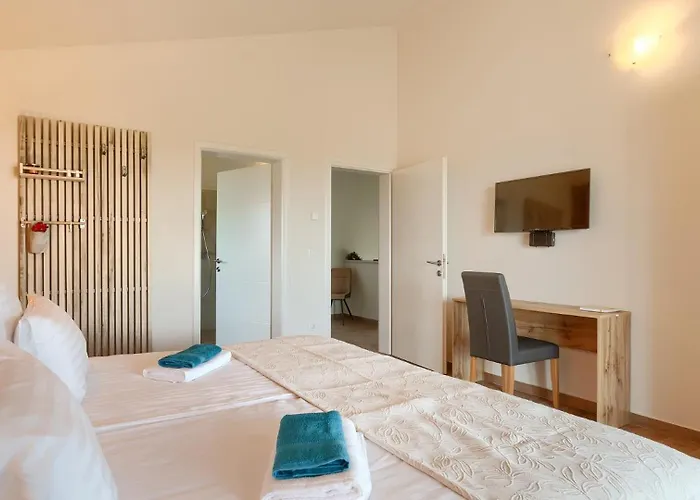 Beautiful Casa Nova With Pool In וילה *