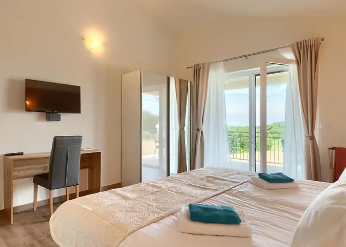 וילה Beautiful Casa Nova With Pool In ברטוניגלה