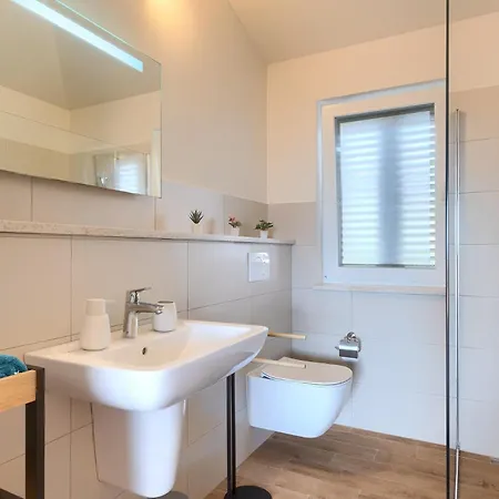 Beautiful Casa Nova With Pool In * Brtonigla