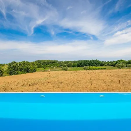 Vila Beautiful Casa Nova With Pool In *