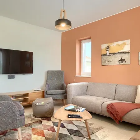 Beautiful Casa Nova With Pool In Vila