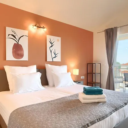 Beautiful Casa Nova With Pool In Willa Brtonigla