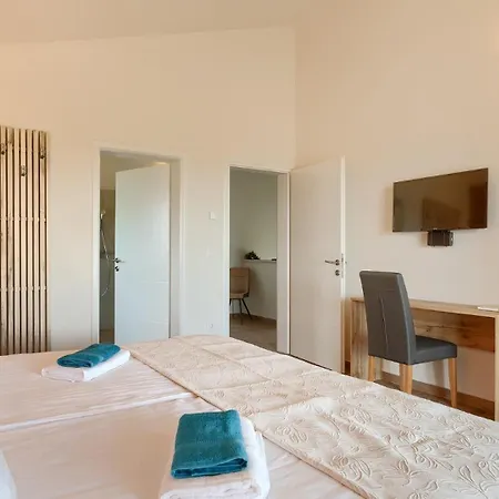 Beautiful Casa Nova With Pool In Willa *