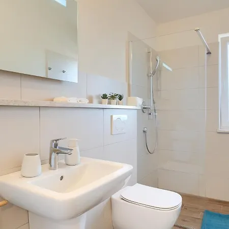 Beautiful Casa Nova With Pool In Brtonigla