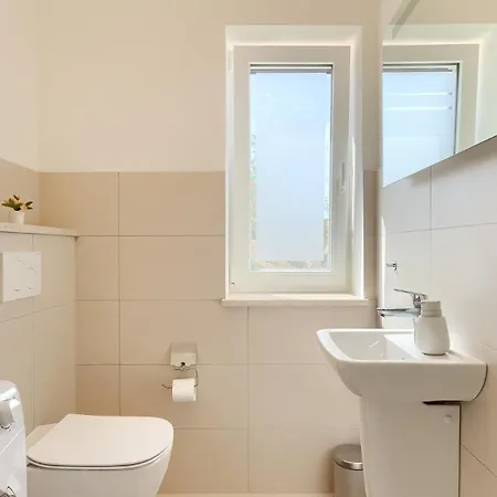 Beautiful Casa Nova With Pool In Brtonigla